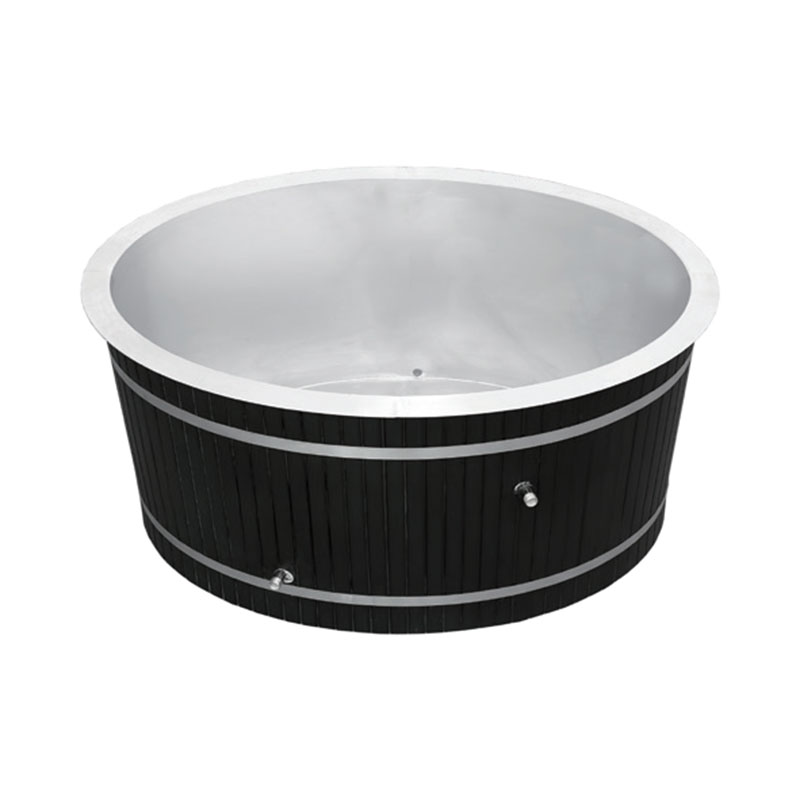 Kaltes Tauchbad aus Holz